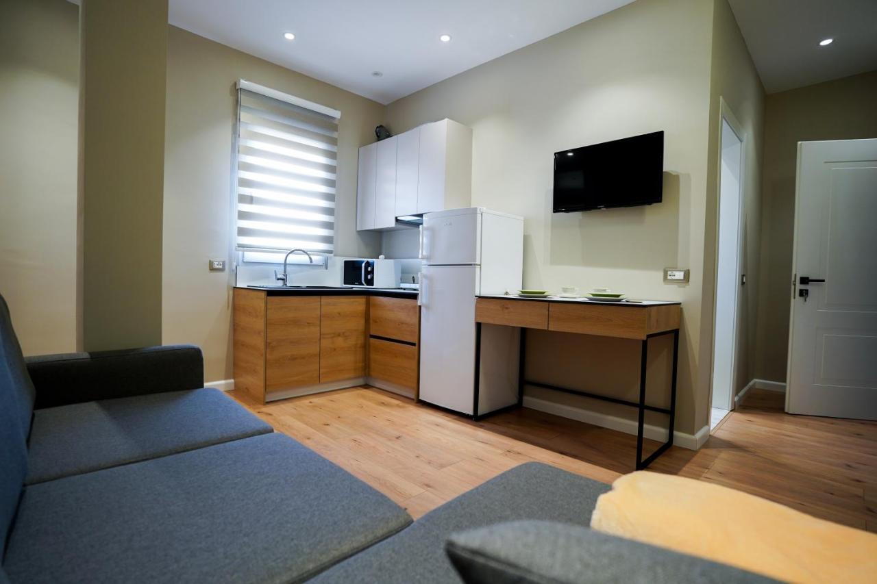 Klei'S Daily Apartment Тирана Экстерьер фото