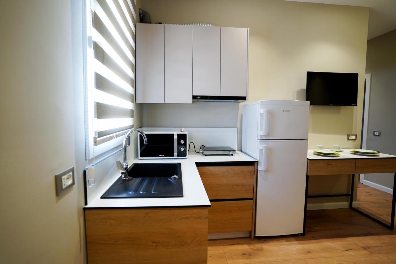 Klei'S Daily Apartment Тирана Экстерьер фото